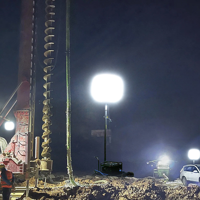Hand Crank Tripod LED Outdoor Balloon Lights 600W Mobile Light Tower For Contractor